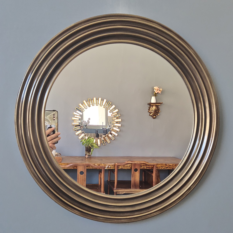 Round vintage vanity mirror 2